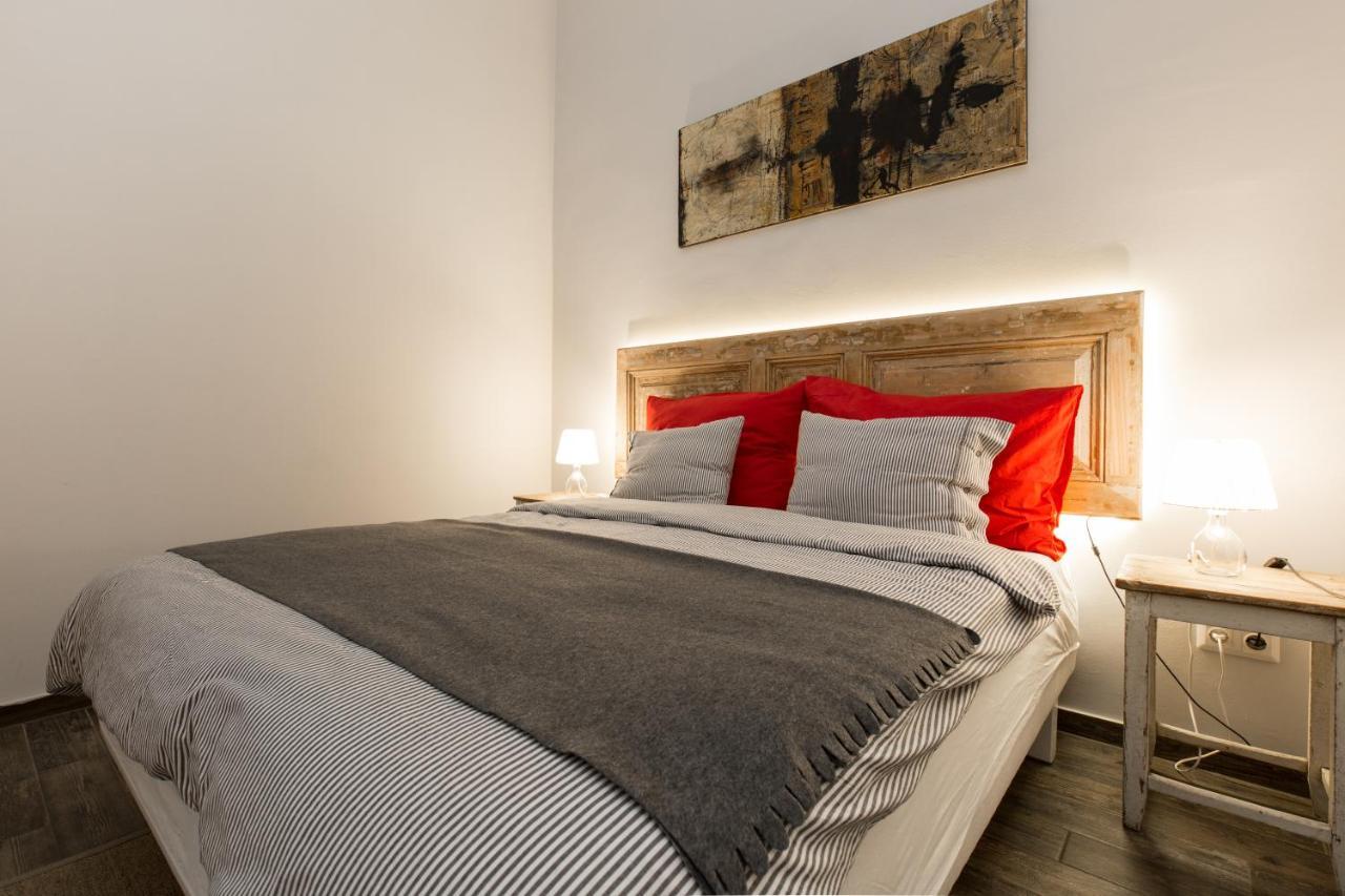 King Rustik & Central Apartment Budapest Bagian luar foto